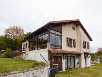1 - Civray, House
