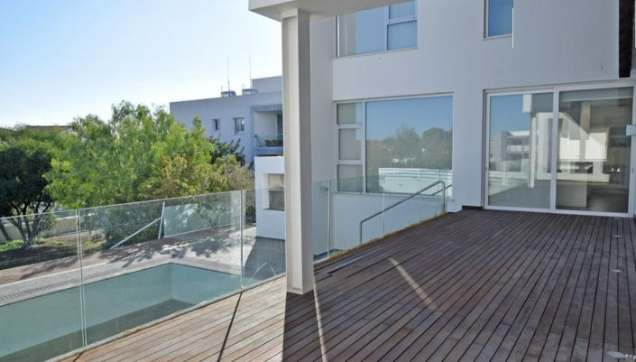 Image No.1-4 Bed House for sale