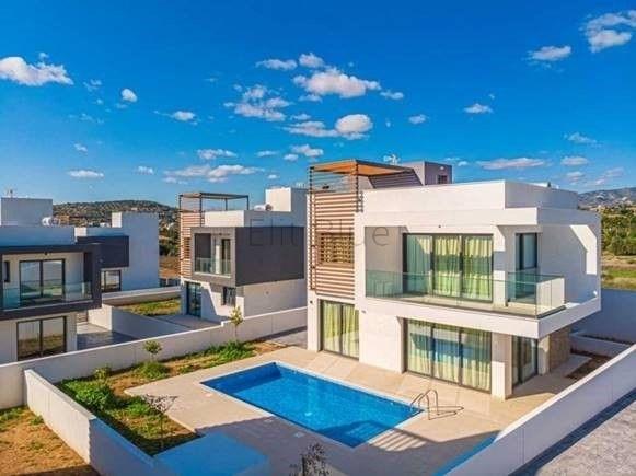 Image No.2-3 Bed Villa / Detached for sale