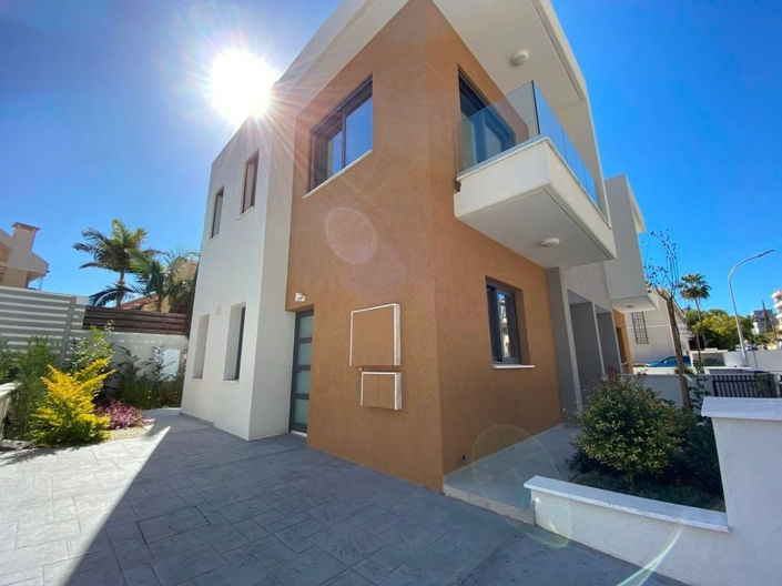Image No.1-Maison de ville de 2 chambres à vendre à Limassol