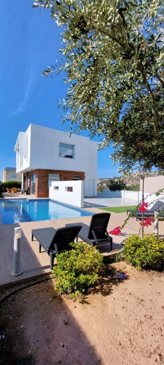 Image No.1-3 Bed House for sale