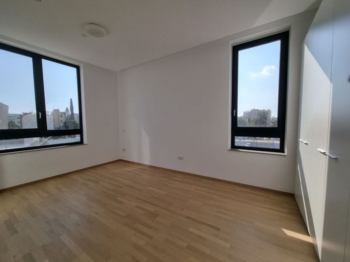 Image No.18-3 Bed Apartment for sale