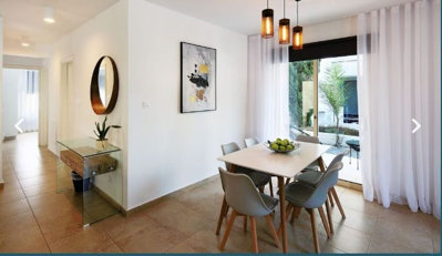 1 - Universal, Apartment
