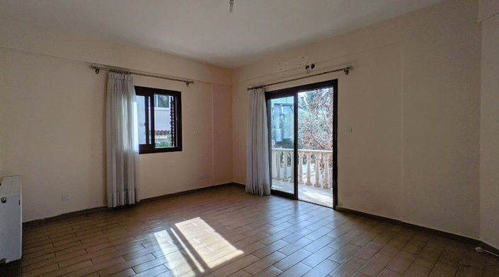 Image No.12-3 Bed House for sale