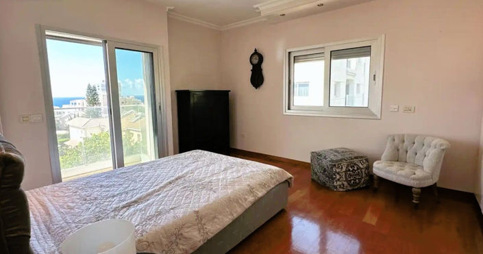 Image No.14-3 Bed Apartment for sale