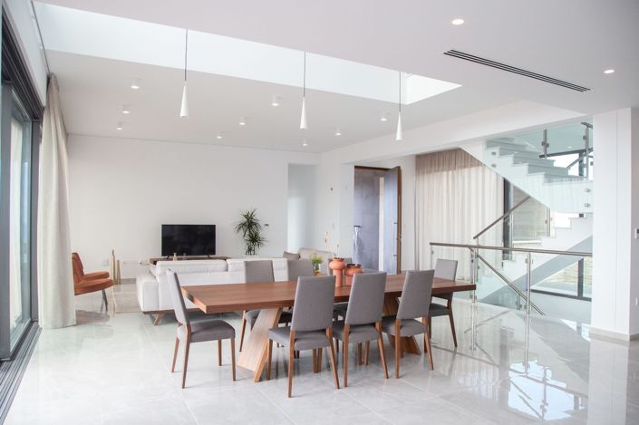 Image No.18-4 Bed House for sale