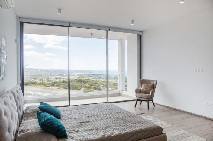 Image No.8-4 Bed House for sale