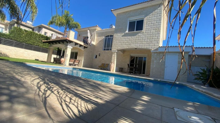 Image No.19-3 Bed House for sale