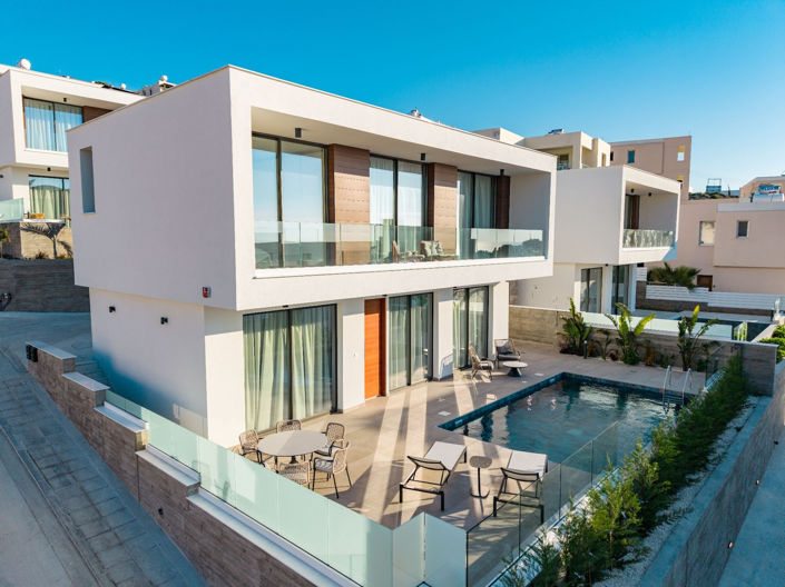 Image No.1-3 Bed House for sale