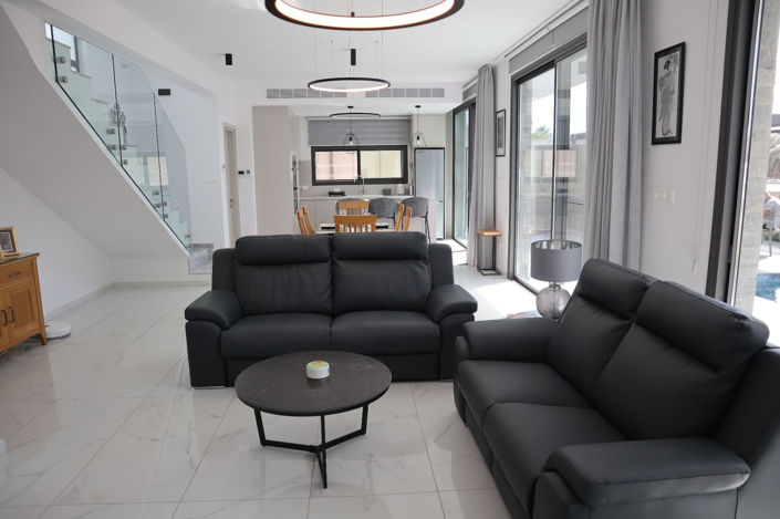 Image No.14-3 Bed House for sale