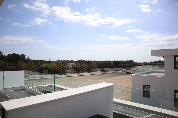 Image No.9-3 Bed House for sale