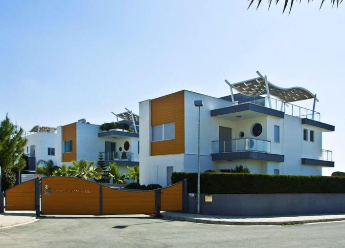 Image No.1-4 Bed House for sale