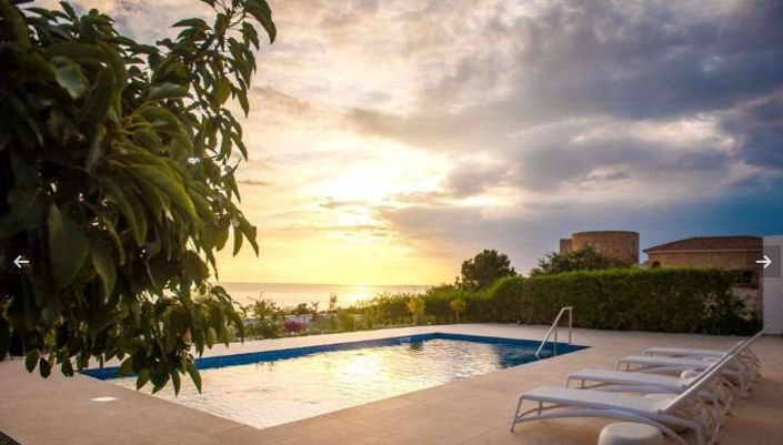 Image No.1-4 Bed House for sale
