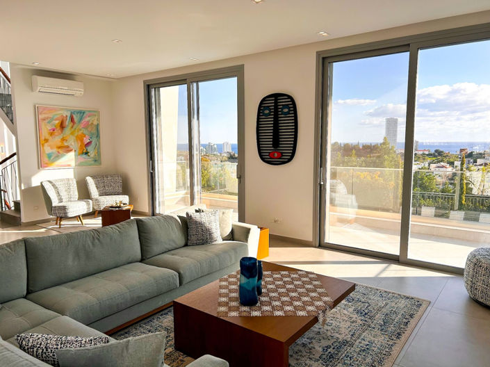 Image No.11-7 Bed House for sale