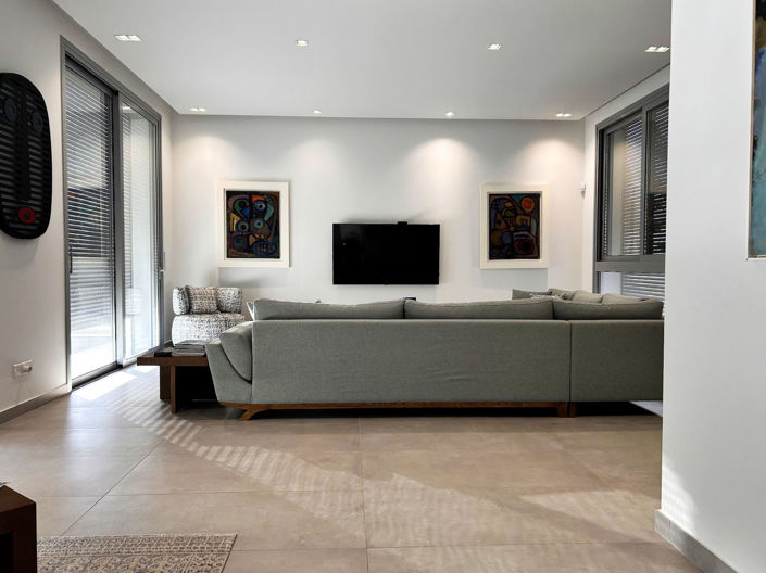 Image No.13-7 Bed House for sale