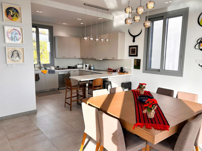 Image No.15-7 Bed House for sale