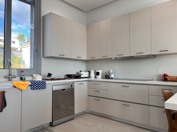 Image No.16-7 Bed House for sale