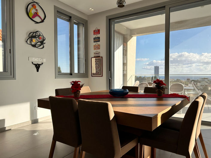 Image No.18-7 Bed House for sale