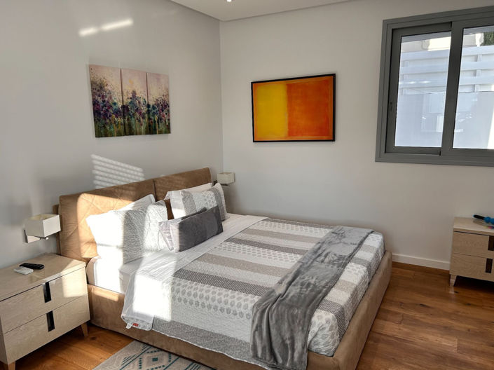 Image No.25-7 Bed House for sale