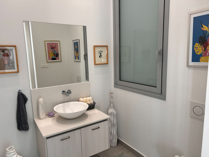 Image No.27-7 Bed House for sale