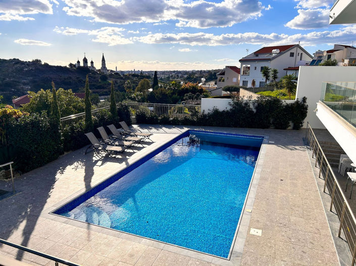 Image No.3-7 Bed House for sale