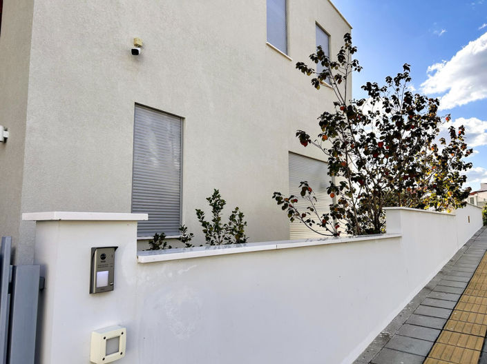 Image No.7-7 Bed House for sale