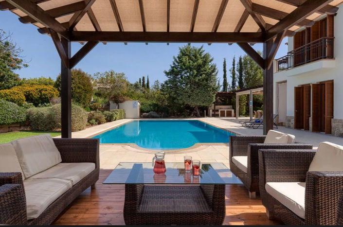 Image No.1-5 Bed House for sale