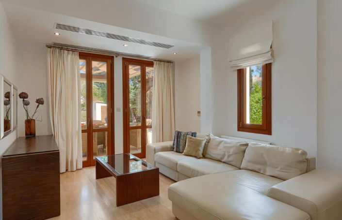 Image No.12-5 Bed House for sale