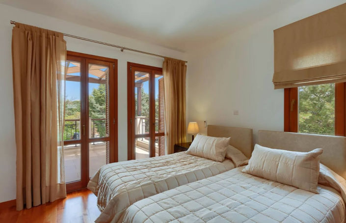 Image No.13-5 Bed House for sale