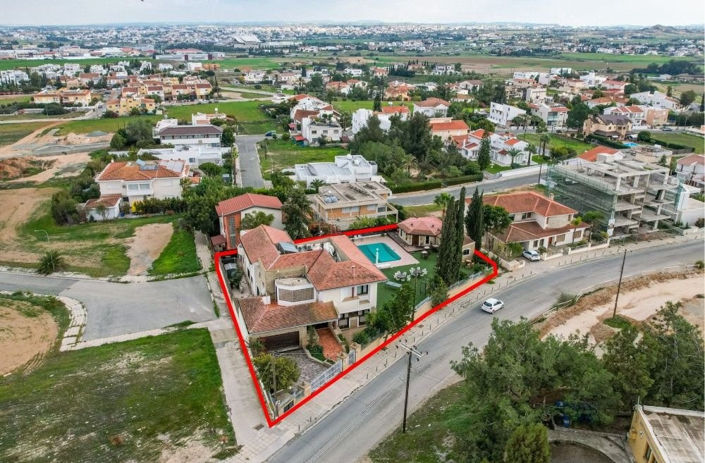 Image No.2-4 Bed House for sale