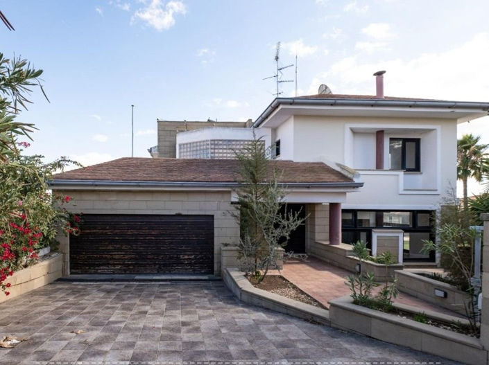 Image No.3-4 Bed House for sale