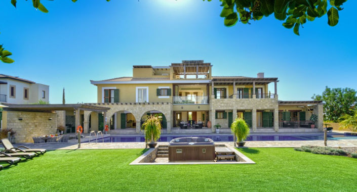 Image No.1-5 Bed House for sale
