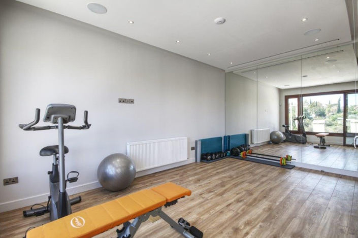 Image No.16-6 Bed House for sale