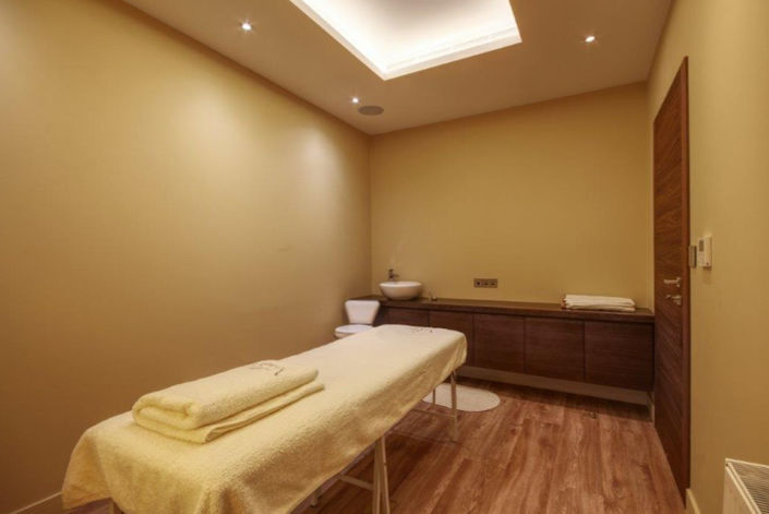 Image No.17-6 Bed House for sale