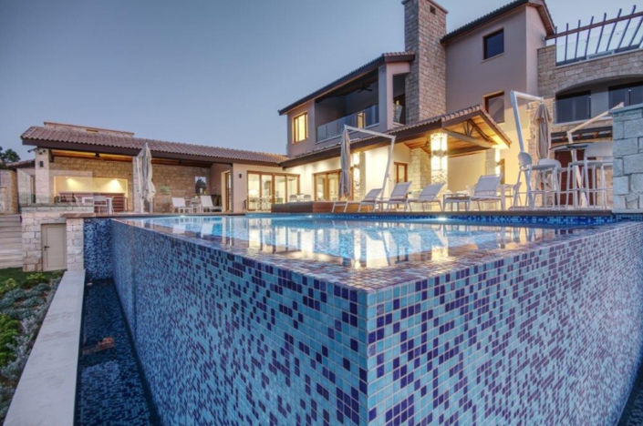 Image No.2-6 Bed House for sale