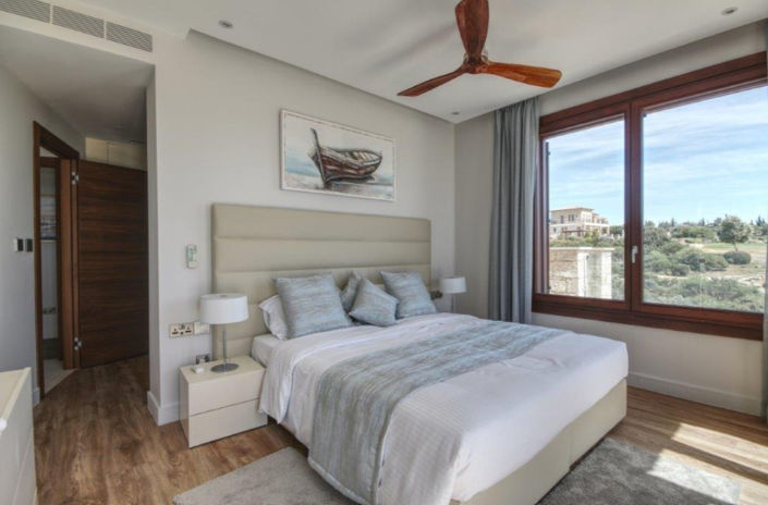 Image No.20-6 Bed House for sale