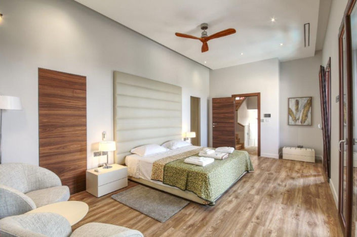 Image No.23-6 Bed House for sale