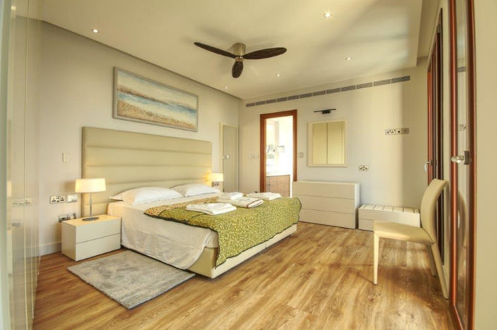 Image No.24-6 Bed House for sale