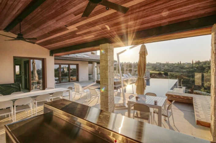 Image No.9-6 Bed House for sale