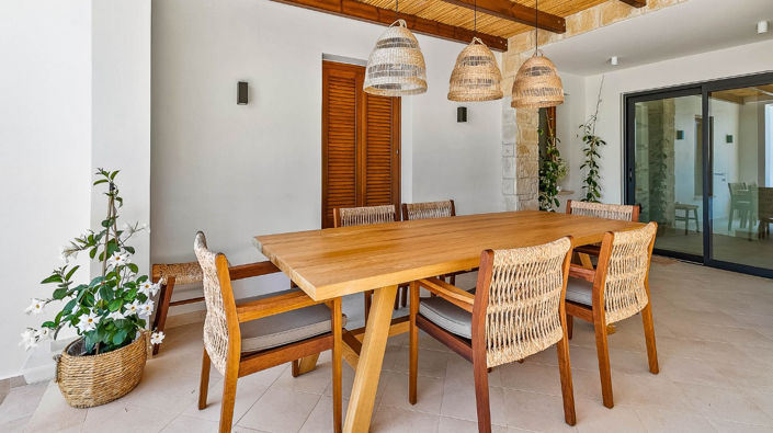 Image No.12-4 Bed House for sale