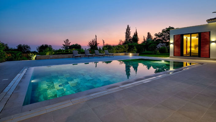 Image No.2-4 Bed House for sale