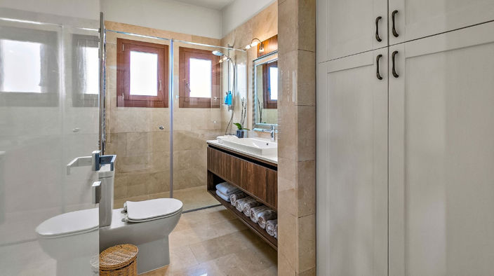 Image No.26-4 Bed House for sale