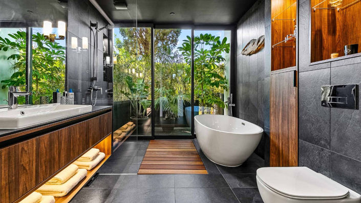 Image No.28-4 Bed House for sale