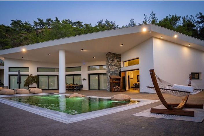 Image No.10-6 Bed House for sale