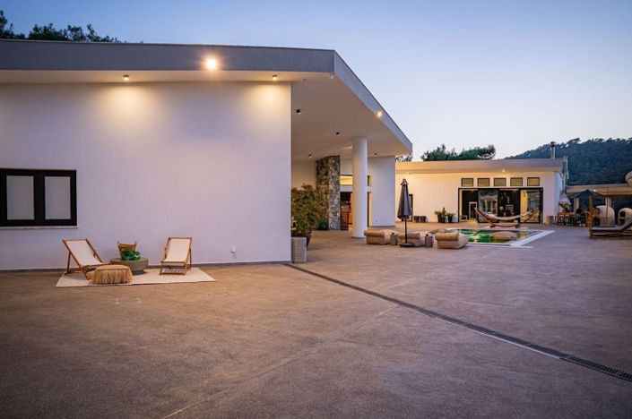 Image No.11-6 Bed House for sale