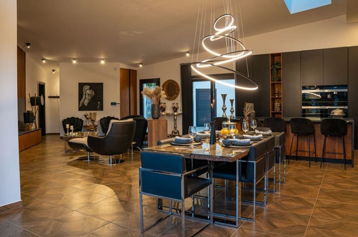 Image No.22-6 Bed House for sale