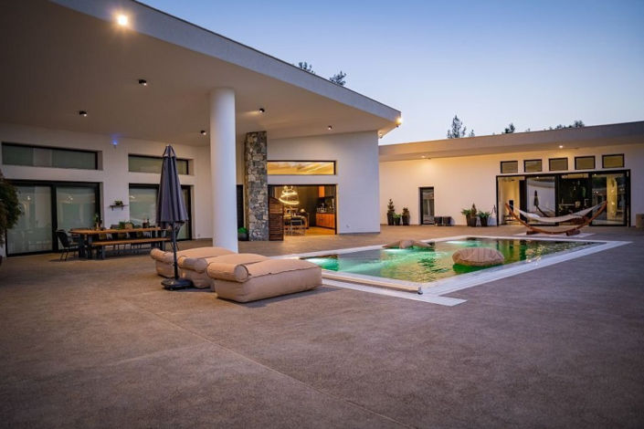 Image No.3-6 Bed House for sale