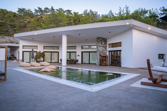 Image No.4-6 Bed House for sale