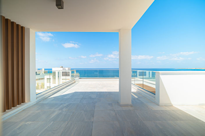 Image No.1-4 Bed House for sale