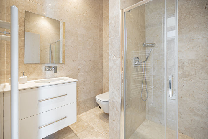 Image No.15-4 Bed House for sale